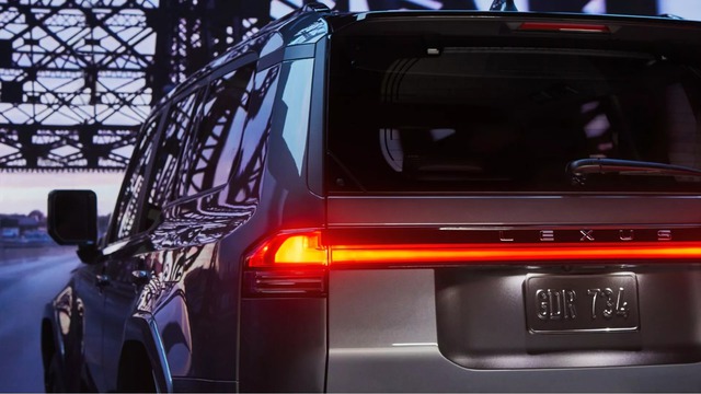 Lexus GX có teaser mới trước ngày ra mắt đầu tháng 6 - Ảnh 1.