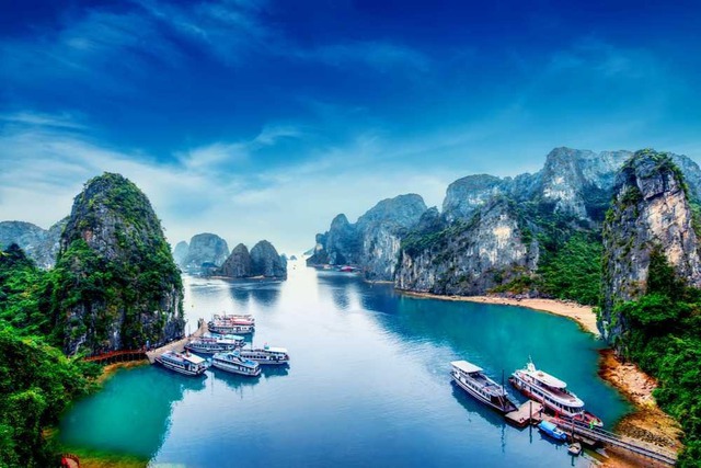 Tờ báo nổi tiếng Anh bình chọn Việt Nam nằm trong top những quốc gia tốt nhất để đi du lịch ở Đông Nam Á, một loạt địa danh nổi tiếng được nhắc đến - Ảnh 1.