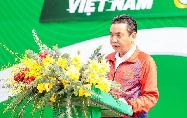 Hơn 3.000 thanh thiếu nhi, học sinh tham dự Lễ phát động toàn dân tập luyện môn bơi phòng, chống đuối nước năm 2023 - Ảnh 1.