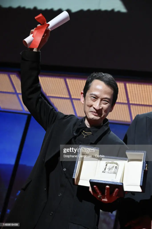 LHP Cannes 2023: Trần Anh Hùng đoạt Đạo diễn xuất sắc, phim Việt chiến thắng ở hạng mục phụ - Ảnh 2.