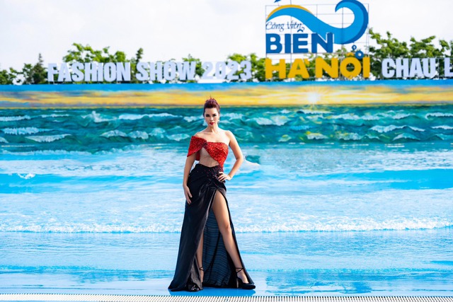 “Fashion Show Chau Loan By The Sea” – Show diễn thời trang lớn và chuyên nghiệp - Ảnh 7.