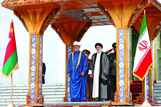 Quốc vương Oman có chuyến thăm 'lịch sử' đến Iran: Thêm tín hiệu về hòa giải tại Trung Đông - Ảnh 1.