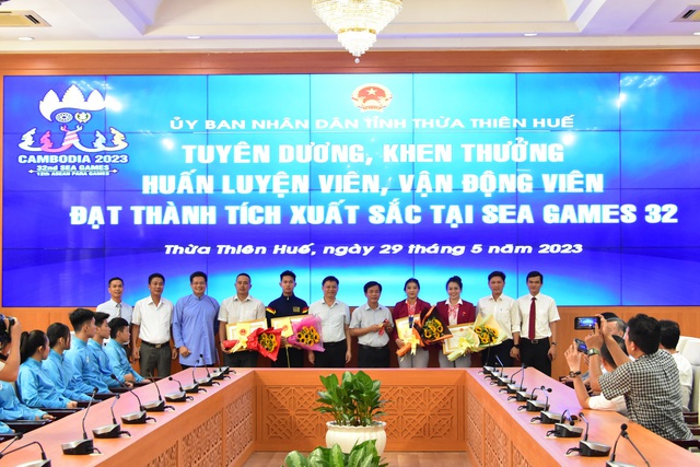 Thừa Thiên Huế: Khen thưởng các VĐV đạt thành tích xuất sắc tại SEA Games 32 - Ảnh 1.