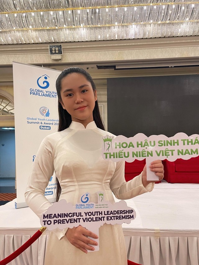Bella Vũ và ban tổ chức Hoa hậu Sinh Thái Thiếu Niên Việt Nam 2023 đến các trường trên cả nước tuyển sinh  - Ảnh 1.