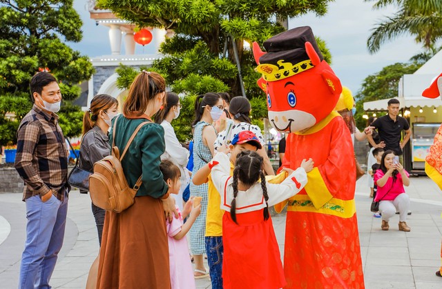 Du khách hào hứng trải nghiệm Sun World Ba Na Hills, Công viên châu Á- Asia Park trong ngày đầu nghỉ lễ - Ảnh 13.