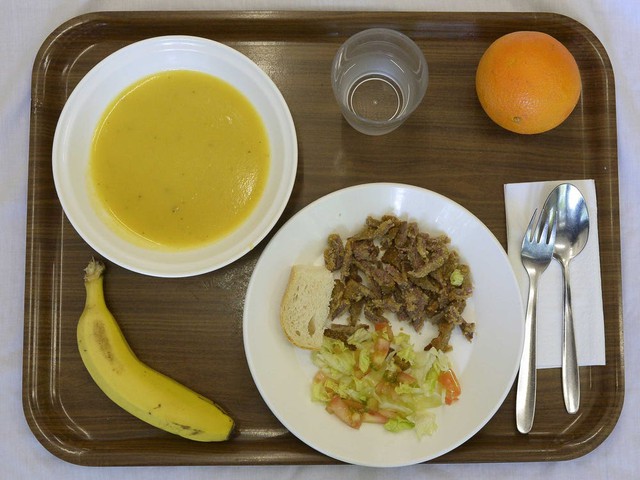 Bữa trưa đặc trưng trong căn tin các trường học khắp thế giới trông như thế nào?  - Ảnh 5.