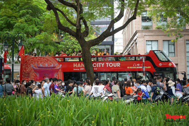 Hà Nội: Tổng thu từ khách du lịch trong tháng 5 ước đạt hơn 7.26 nghìn tỷ đồng, tăng 25,4% so với cùng kỳ - Ảnh 2.