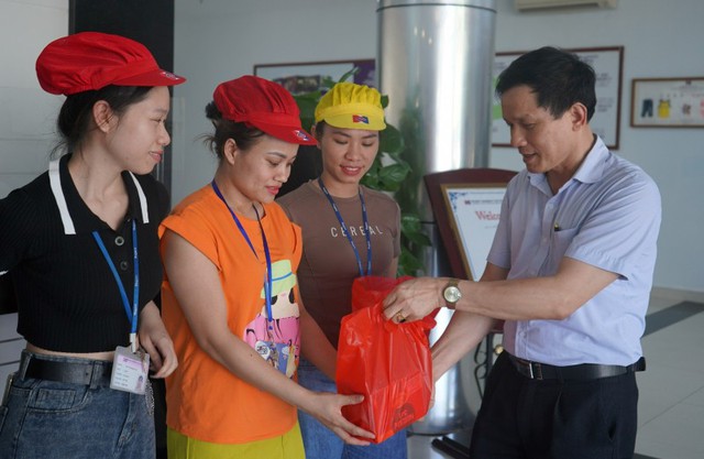 Nestlé Việt Nam hỗ trợ người lao động có hoàn cảnh khó khăn - Ảnh 1.