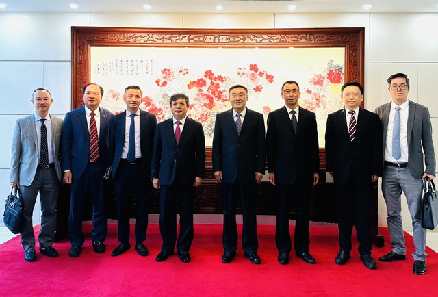 Thứ trưởng Đoàn Văn Việt làm việc với Bộ Văn hóa và Du lịch Trung Quốc - Ảnh 1.
