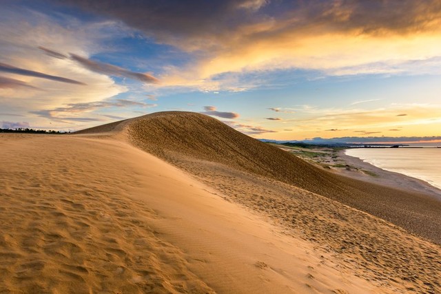 Sa mạc cát bị thu hẹp: Cách Nhật Bản bảo tồn và phát triển du lịch mà Việt Nam có thể học hỏi - Ảnh 1.