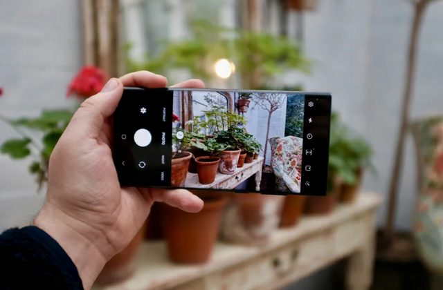 Mẫu smartphone giảm giá hơn 10 triệu đồng tại Việt Nam: Chiếc flagship 'tối thượng' luôn nằm trong danh sách tốt nhất của năm - Ảnh 3.