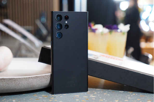 Mẫu smartphone giảm giá hơn 10 triệu đồng tại Việt Nam: Chiếc flagship 'tối thượng' luôn nằm trong danh sách tốt nhất của năm - Ảnh 1.