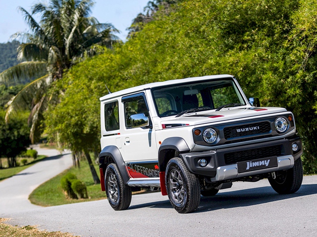 Mẫu SUV &quot;bán chạy như tôm tươi&quot; Suzuki Jimny có bản đặc biệt đẹp hút mắt, &quot;tiểu G-Class&quot; hứa hẹn gây sốt - Ảnh 1.