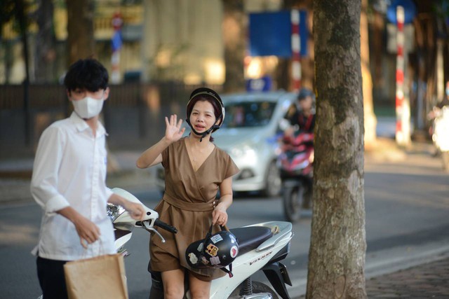 Hơn triệu thí sinh làm bài thi tổ hợp tốt nghiệp THPT 2023: Môn nào là môn &quot;gỡ&quot; điểm? - Ảnh 4.