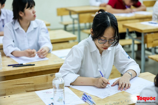 Hà Nội: Tỷ lệ tốt nghiệp chung toàn Thành phố đạt 99,56% - Ảnh 1.