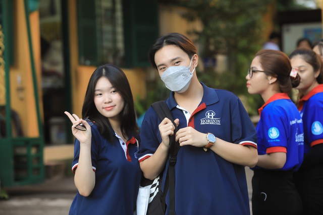 Đình chỉ thi 2 thí sinh tại Cao Bằng và Yên Bái làm lọt đề thi tốt nghiệp THPT 2023 - Ảnh 1.