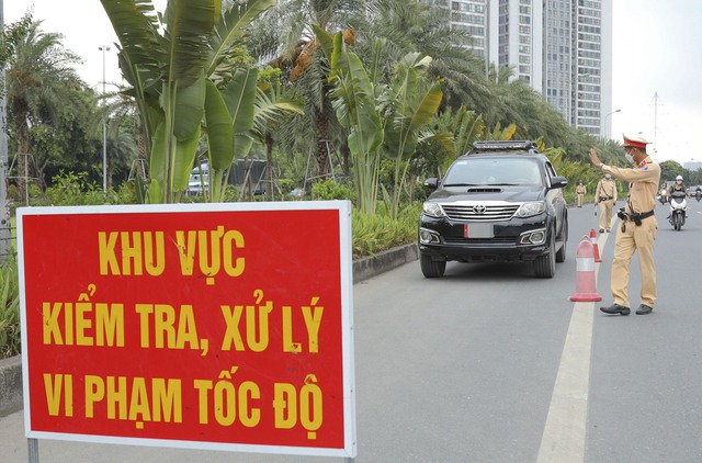 Hà Nội: CSGT tăng cường kiểm tra, xử lý phương tiện vi phạm về tốc độ - Ảnh 7.