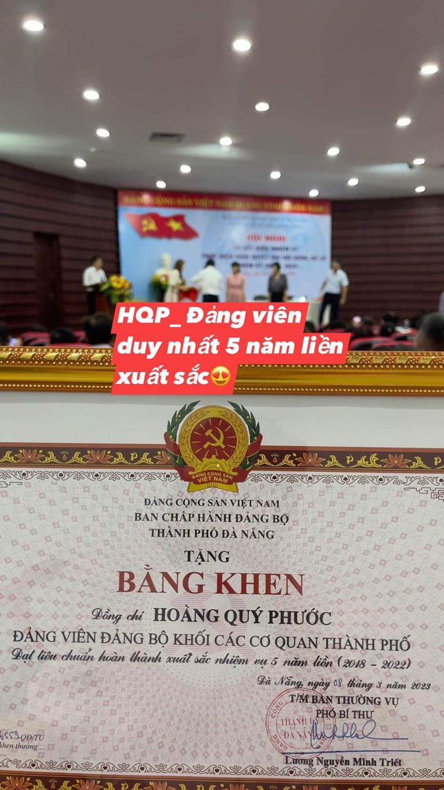 Kình ngư Hoàng Quý Phước 5 năm liền là đảng viên xuất sắc, mong muốn làm HLV sau khi giải nghệ - Ảnh 1. Kình ngư Hoàng Quý Phước 5 năm liền là đảng viên xuất sắc, mong muốn làm HLV sau khi giải nghệ - Ảnh 1.