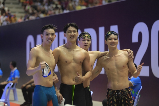 Giành 3 HCV tại SEA Games 32, kình ngư Huy Hoàng vẫn vắng mặt ở giải bơi vô địch thế giới - Ảnh 2.