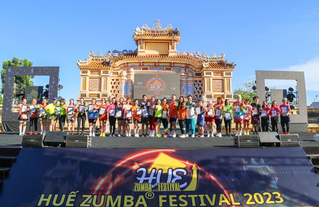 Sôi động Lễ hội Huế - Zumba Festival 2023 - Ảnh 1.