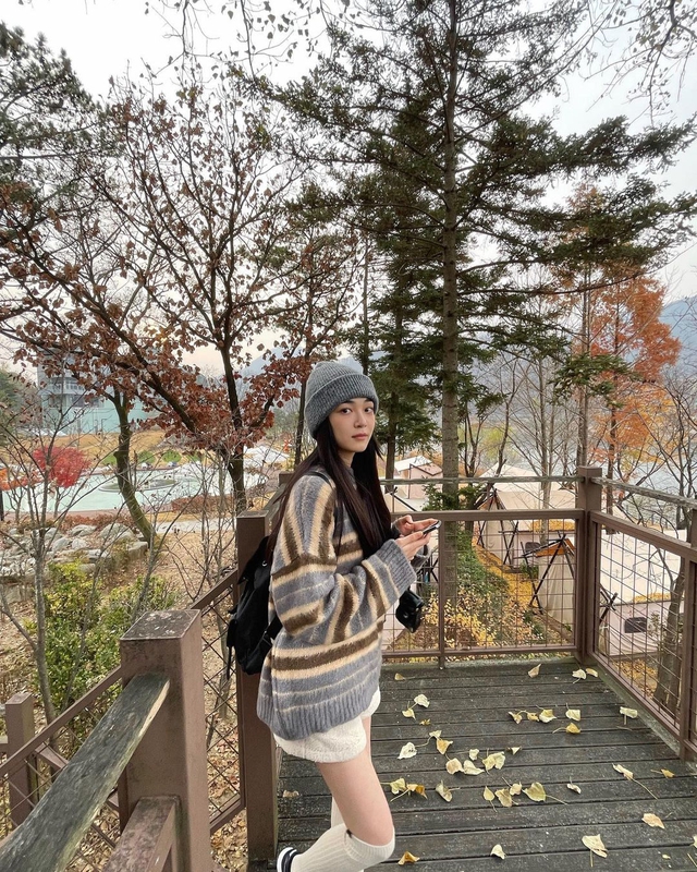 Không phải nữ chính hay nữ phụ, đây mới là mỹ nhân mặc đẹp từ trong phim ''Celebrity'' đến ngoài đời  - Ảnh 6.