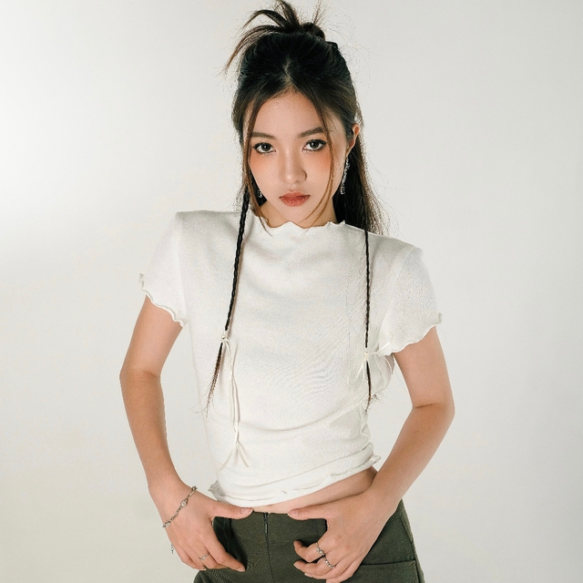 Không phải nữ chính hay nữ phụ, đây mới là mỹ nhân ''Người Nổi Tiếng'' mặc đẹp từ trong phim đến ngoài đời  - Ảnh 10.