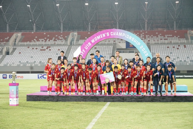 HLV trưởng U19 nữ Việt Nam: &quot;Đội tuyển U19 nữ Việt Nam đã chơi tốt hôm nay&quot; - Ảnh 1.