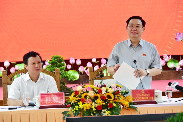 Chủ tịch Quốc hội Vương Đình Huệ làm việc với Ban Thường vụ Tỉnh ủy Thừa Thiên Huế - Ảnh 3.