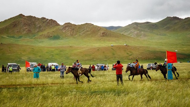 Vẻ đẹp Mông Cổ trong văn hóa du mục truyền thống - Ảnh 3.