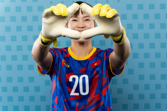 FIFA tung bộ ảnh tuyển nữ Việt Nam đẹp lung linh, thần thái xứng danh đẳng cấp World Cup - Ảnh 3.