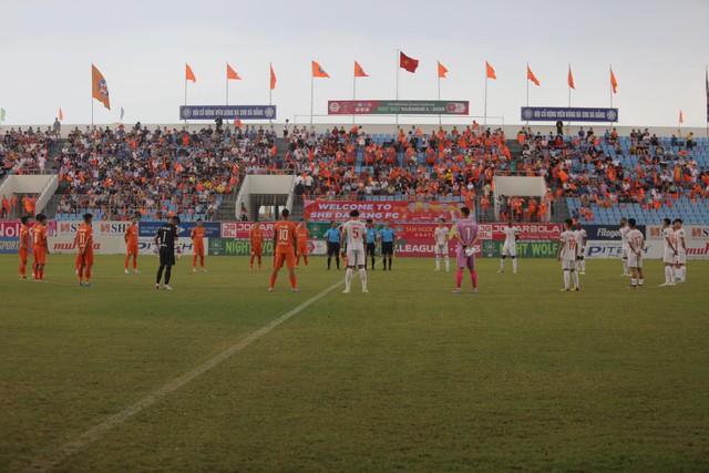 Quang Hải chưa để lại dấu ấn, Filip Nguyễn nhận bàn thua ngay lần đầu ra mắt - Ảnh 11.