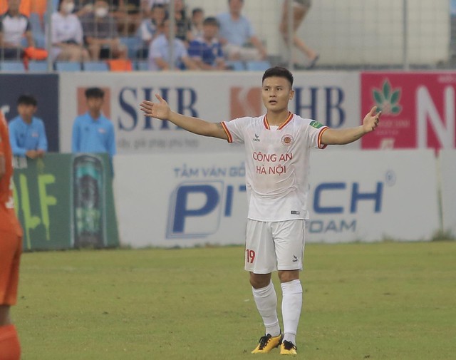 Quang Hải chưa để lại dấu ấn, Filip Nguyễn nhận bàn thua ngay lần đầu ra mắt - Ảnh 3.