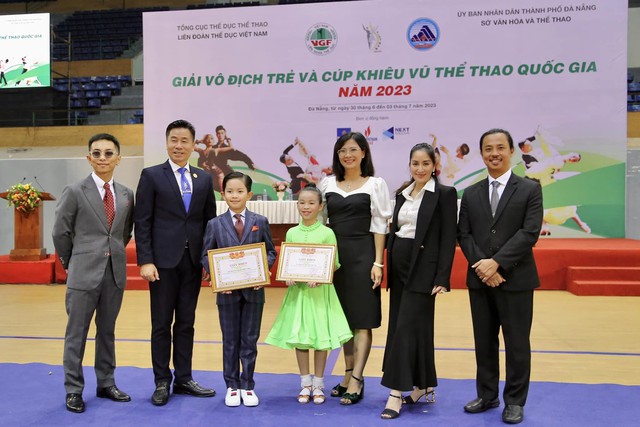 Con trai Khánh Thi - Phan Hiển được khen thưởng tại Giải vô địch trẻ và Cúp Khiêu vũ quốc gia - Ảnh 1.