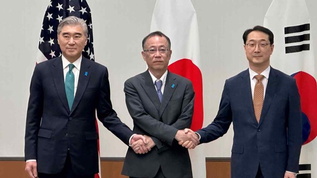 Mỹ, Nhật, Hàn tiến tới thượng đỉnh 3 bên bằng ngoại giao thần tốc - Ảnh 1.
