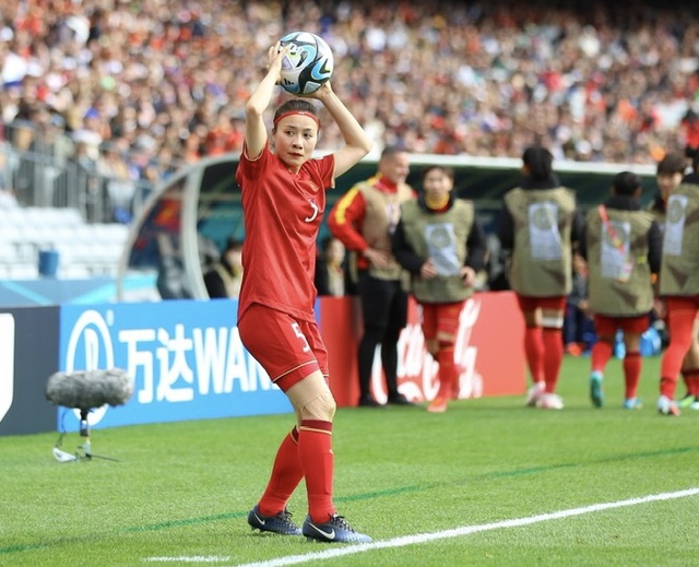 Hoan hô thủ môn Kim Thanh, xuất sắc cản phá penalty giúp đội tuyển nữ Việt Nam 'thoát' bàn thua - Ảnh 8.