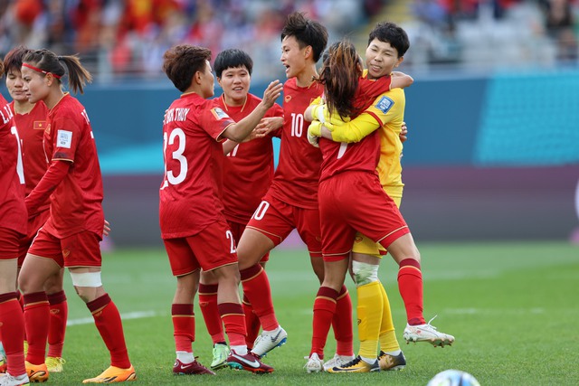 Bất lực trước thủ môn Kim Thanh, huyền thoại World Cup tiết lộ điều ấn tượng ở tuyển nữ Việt Nam - Ảnh 2.