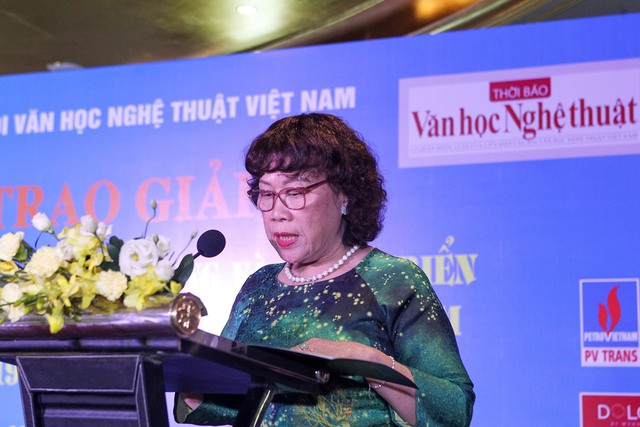 Trao giải cuộc thi tìm hiểu 75 năm xây dựng và phát triển Liên hiệp các Hội VHNT Việt Nam - Ảnh 2.
