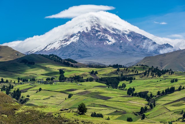 Đỉnh Everest không phải ngọn núi cao nhất thế giới: Kỷ lục bị vượt bởi &quot;kẻ lạ mặt&quot; này! - Ảnh 1.