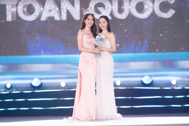 Toàn cảnh Chung kết Miss World Vietnam 2023: Loạt khoảnh khắc gây xúc động, top 3 vỡ oà khi đăng quang  - Ảnh 4.