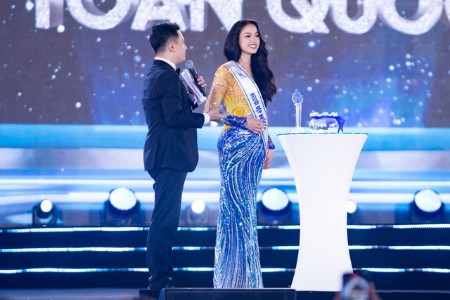 Toàn cảnh Chung kết Miss World Vietnam 2023: Loạt khoảnh khắc gây xúc động, top 3 vỡ oà khi đăng quang  - Ảnh 14.