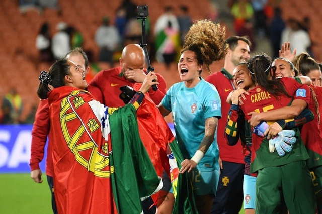 Chiêm ngưỡng SVĐ đẹp như mơ diễn ra trận đấu giữa đội tuyển nữ Việt Nam với ĐT Bồ Đào Nha - Ảnh 9.