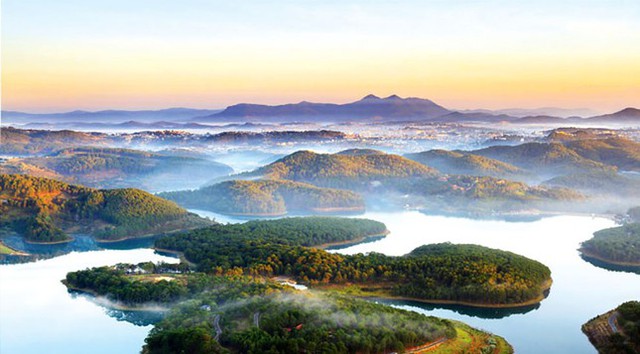 Hồ Tuyền Lâm được UNESCO công nhận Khu du lịch tiêu biểu châu Á - Thái Bình Dương - Ảnh 1.