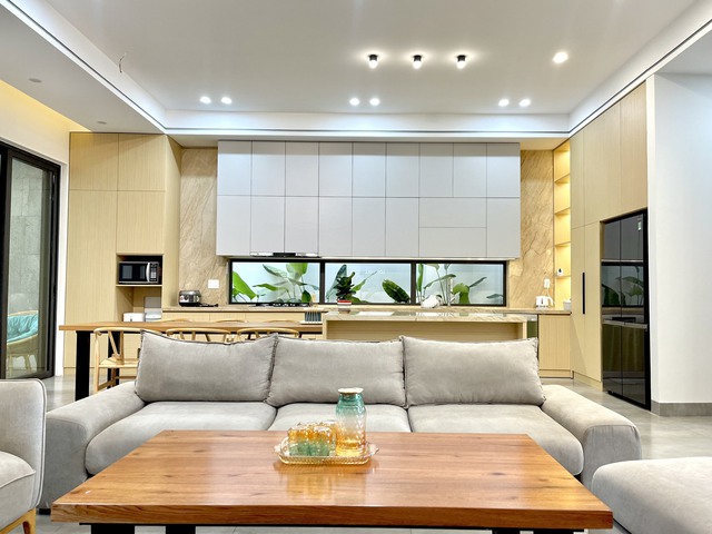 Vợ chồng gom tiền 5 năm xây tổ ấm rộng 210m2, góc nào cũng đẹp - Ảnh 2.