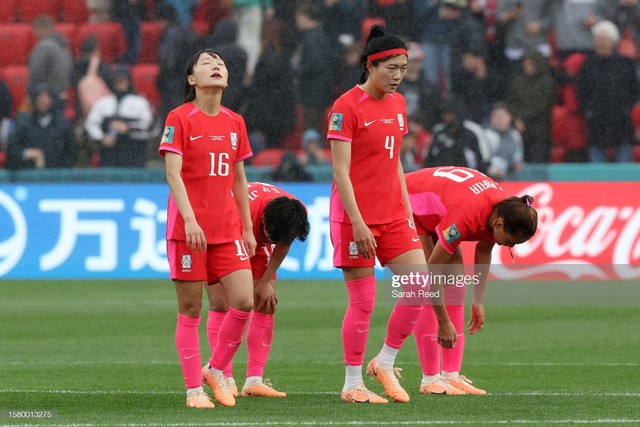 Thêm đội bóng gây chấn động World Cup, khiến đại diện châu Á chán nản rời sân - Ảnh 2.