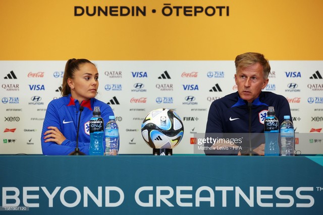 HLV Hà Lan khen ngợi sự quả cảm của tuyển nữ Việt Nam, bất ngờ để lộ kế hoạch trước giờ bóng lăn - Ảnh 1.