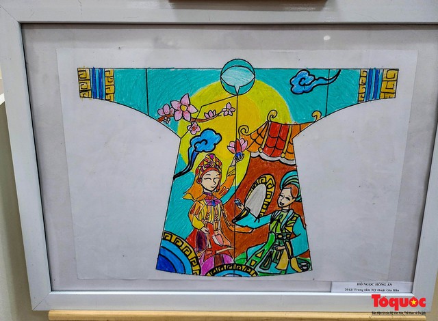 Hàng trăm học sinh thi vẽ tranh quảng bá di sản văn hóa Huế trên áo dài - Ảnh 2.
