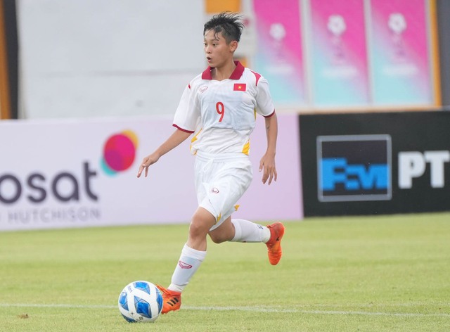 Trời đổ cơn mưa, U19 nữ Việt Nam cũng dội mưa bàn thắng trước U19 Singapore - Ảnh 9.