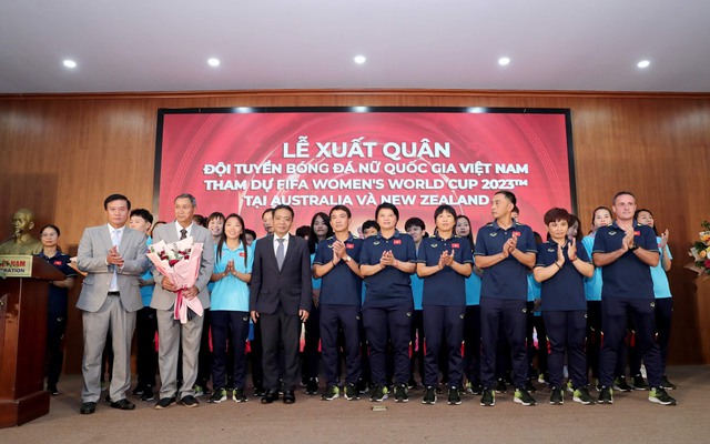 Đội tuyển nữ Việt Nam xuất quân, sẵn sàng bước vào World Cup 2023 - Ảnh 1.