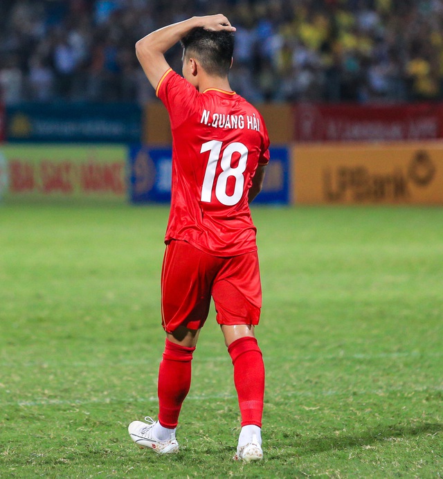 Quang Hải buồn bã vì sút trượt penalty, CLB CAHN bị loại tại vòng 1/8 Cúp Quốc gia 2023 - Ảnh 4.