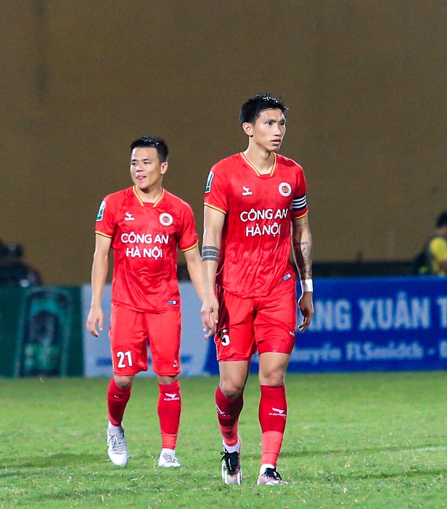 Quang Hải buồn bã vì sút trượt penalty, CLB CAHN bị loại tại vòng 1/8 Cúp Quốc gia 2023 - Ảnh 5.